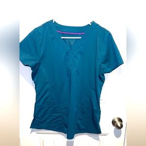 2 Pocket V neck scrub top. Healing Hands purple label. Size large.